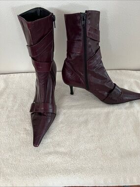 Leather Pointed Toe Burgundy Ankle Boots with Kitten Heel Size 38